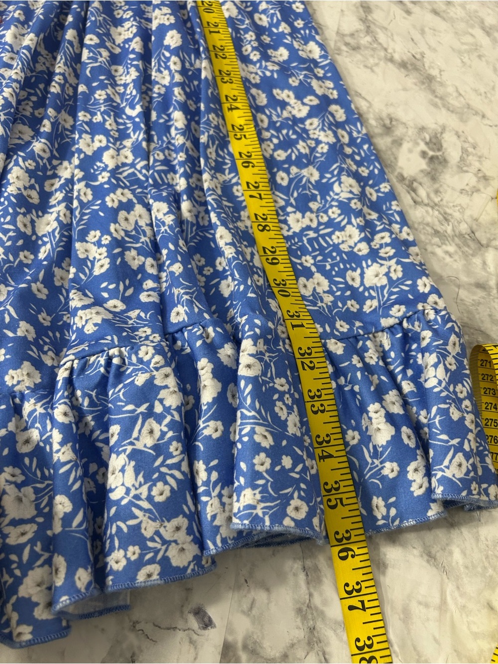 Torary Blue and White Floral V-Neck Dress
59 - Picture 7 of 9